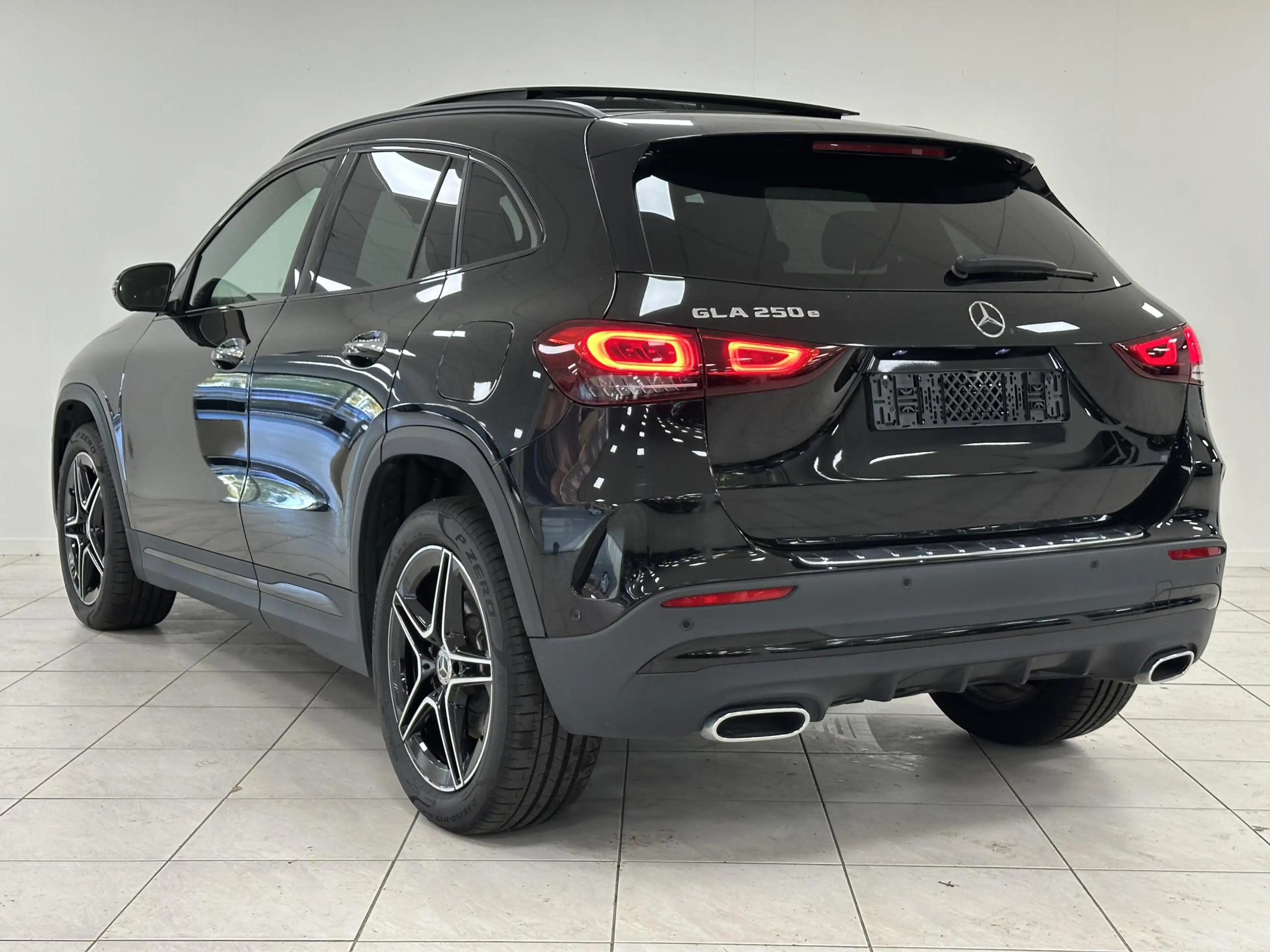 Mercedes-Benz GLA 250 e AMG Line ELEKT. SCHUIF/KANTELDAK | 360 CAMERA | — photo 6