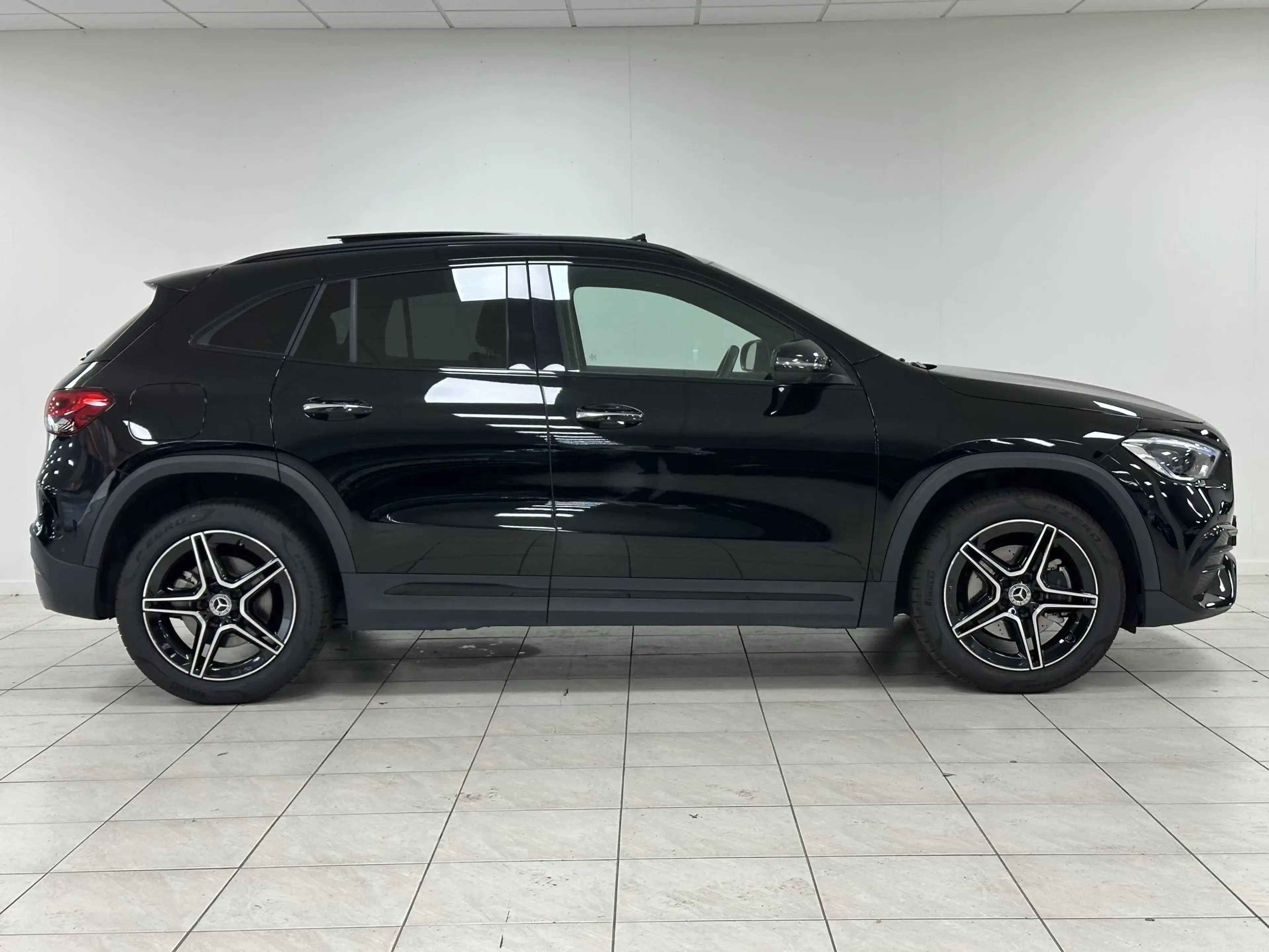 Mercedes-Benz GLA 250 e AMG Line ELEKT. SCHUIF/KANTELDAK | 360 CAMERA | — photo 19