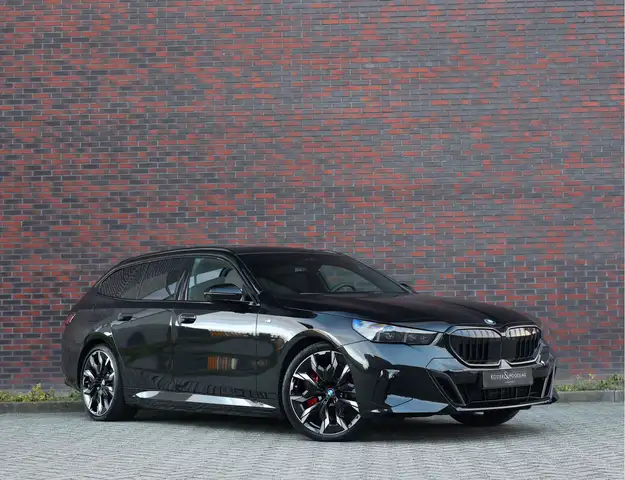 BMW 550 550e Touring xDrive | M Sport Pro - Trekhaak - Bow