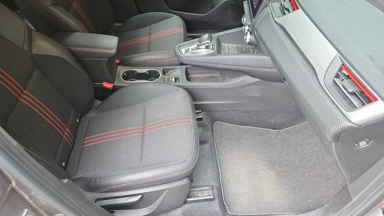 Renault Captur — photo 28