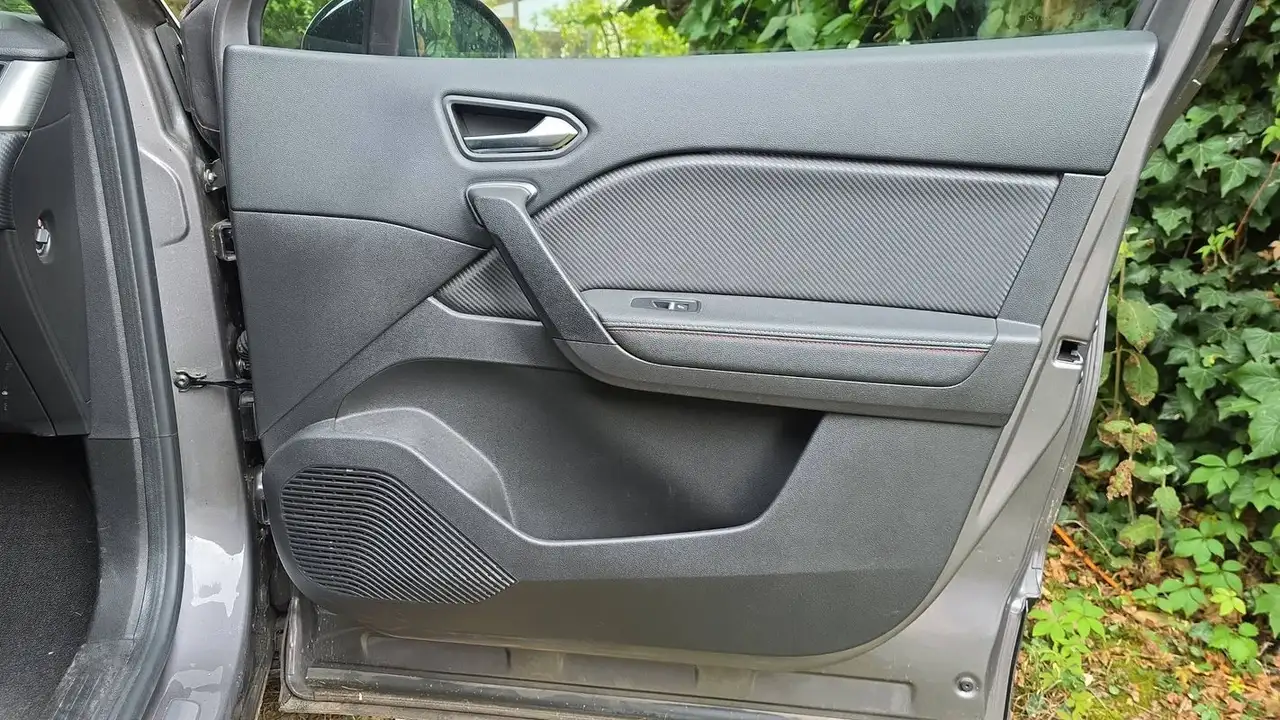 Renault Captur — photo 22