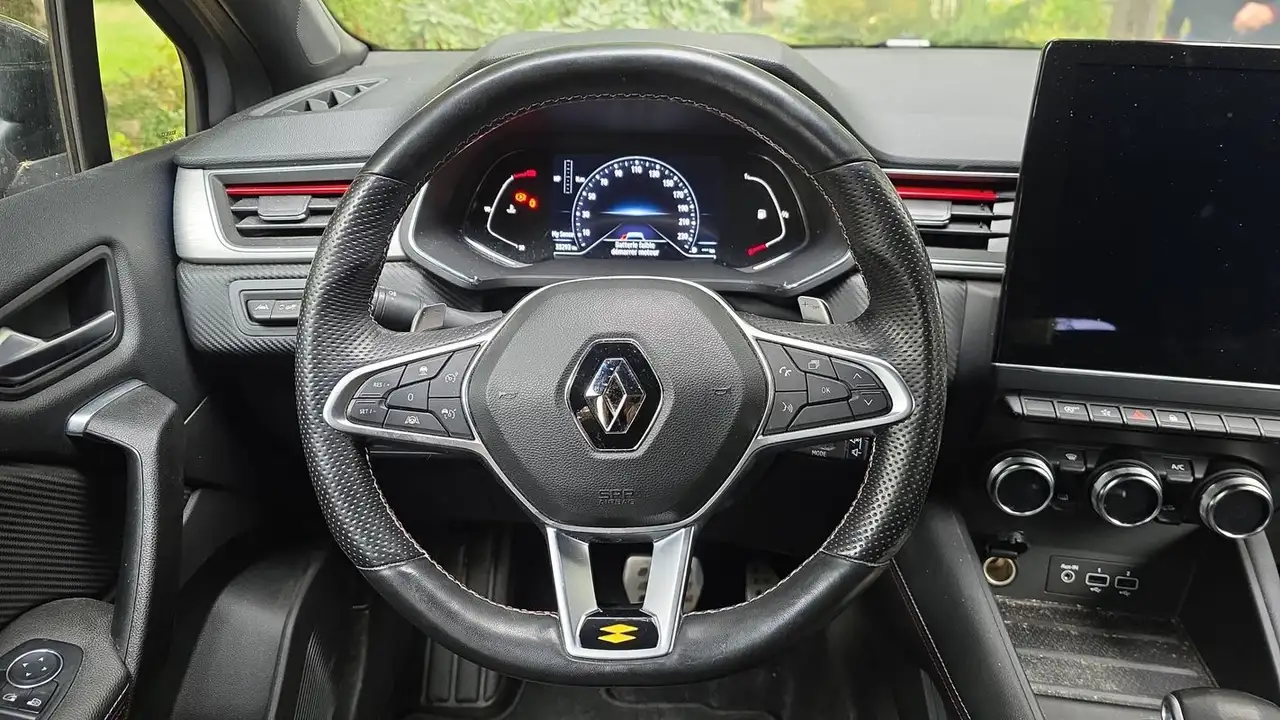 Renault Captur — photo 23