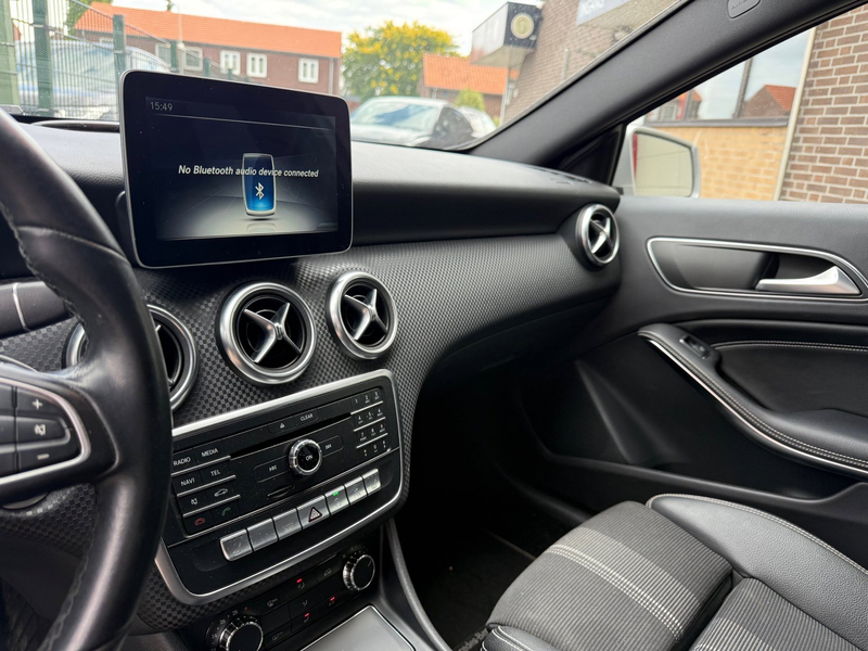 Mercedes-Benz A 180 Urban Automaat LED|Groot Navi|Sportstoelen — photo 3