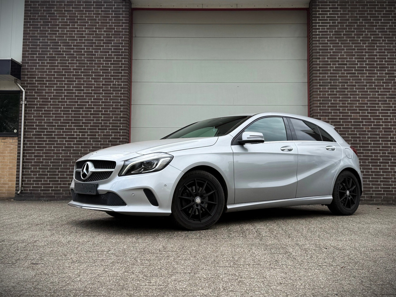 Mercedes-Benz A 180 Urban Automaat LED|Groot Navi|Sportstoelen — photo 2