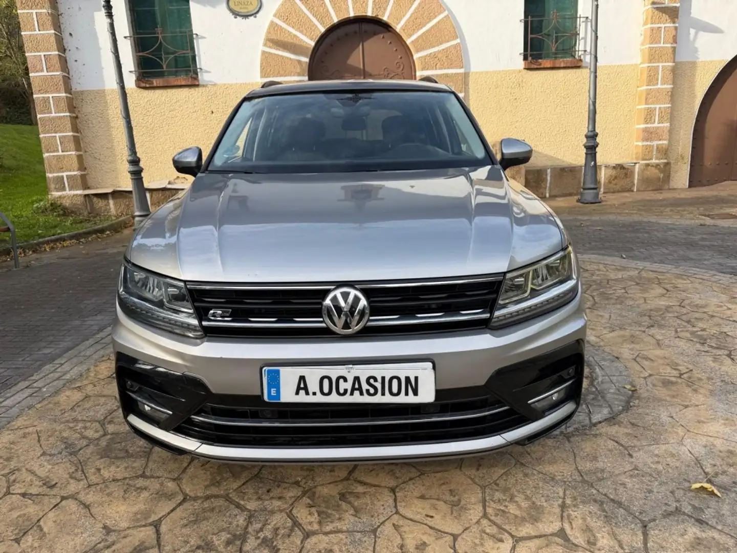 Volkswagen Tiguan 2.0TDI R-Line DSG 110kW Gris - 2