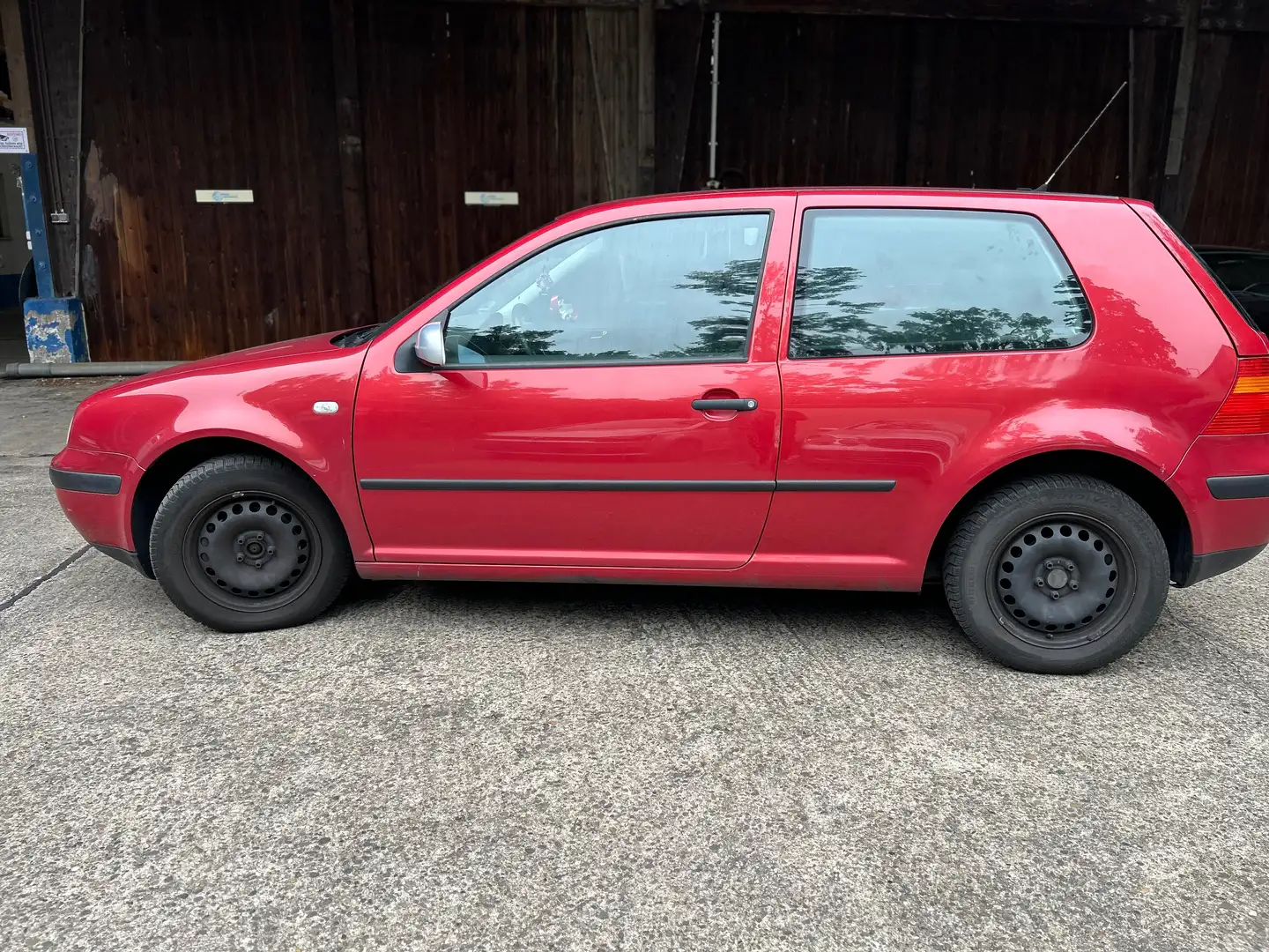 Volkswagen Golf 1.9 TDI Rouge - 1