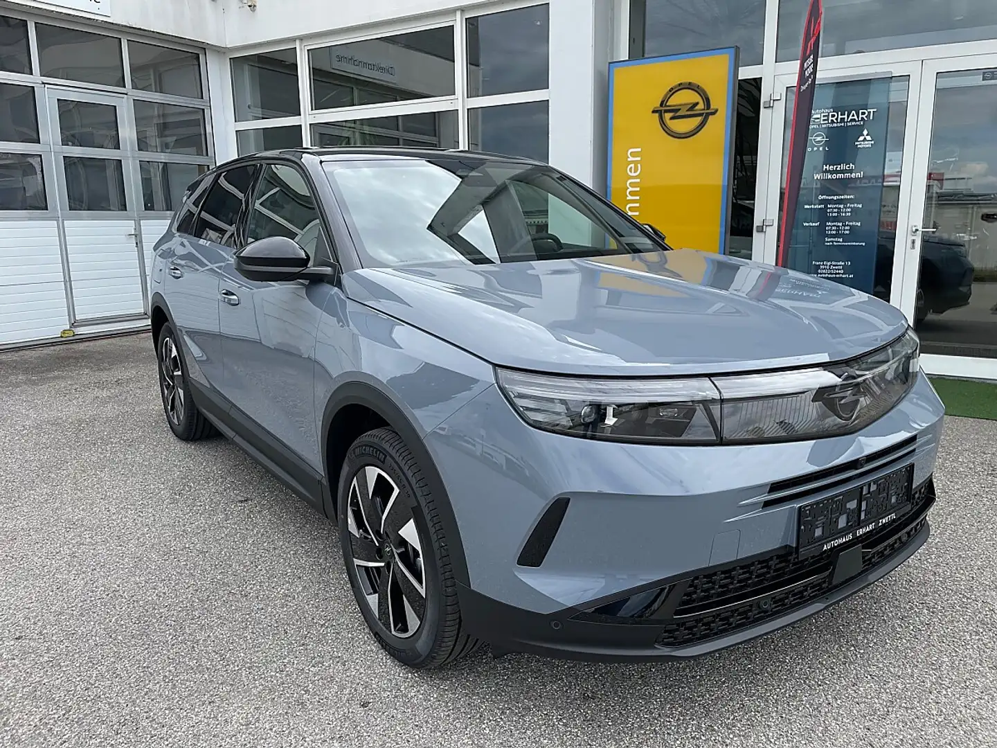 Opel Grandland 1.2 MHEV GS Aut. Grau - 2