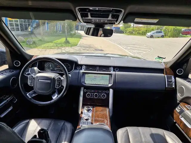 Land Rover Range Rover view 10