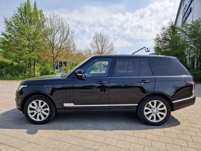 Land Rover Range Rover view 3