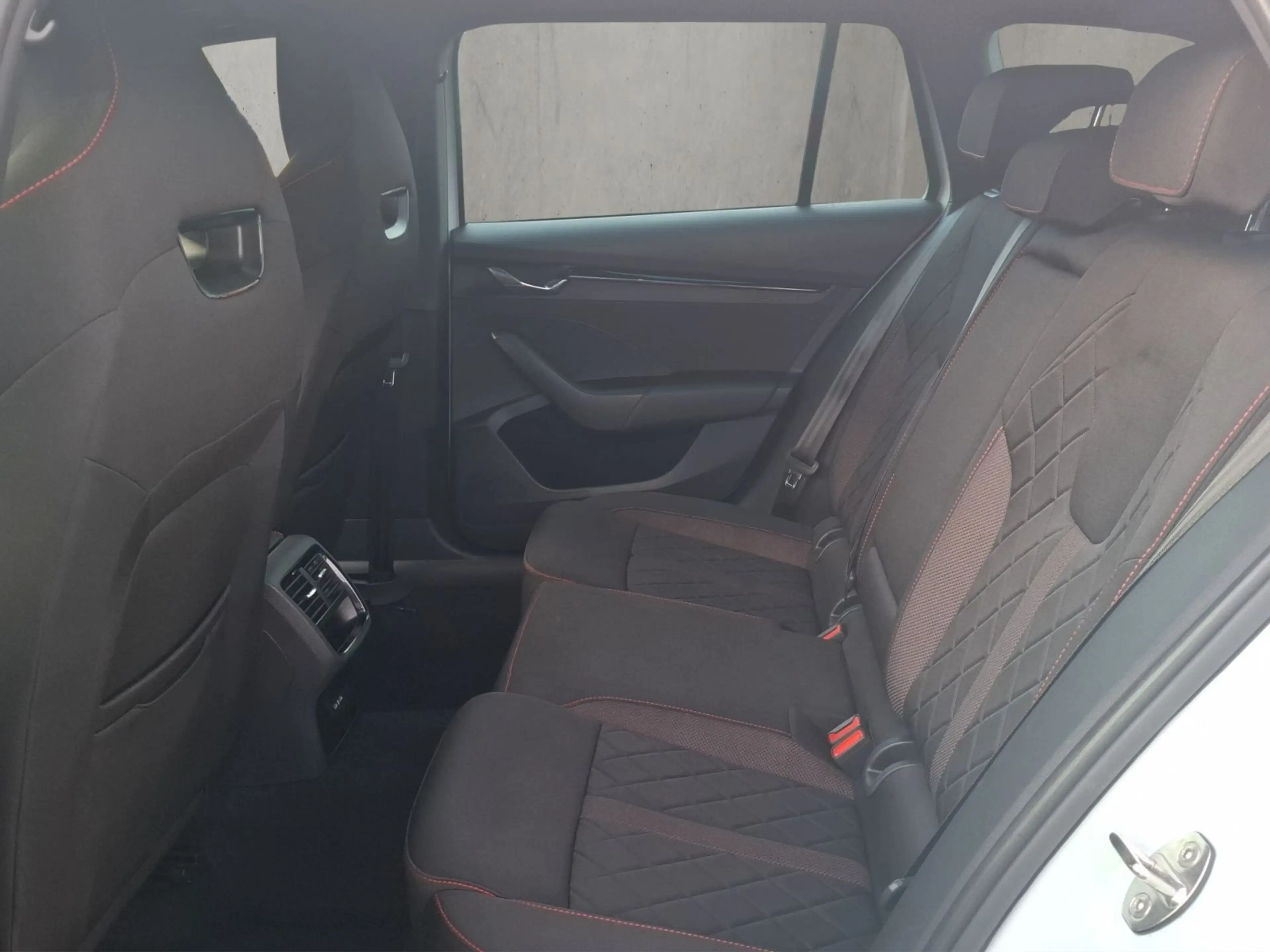 Skoda Octavia Combi RS — photo 13