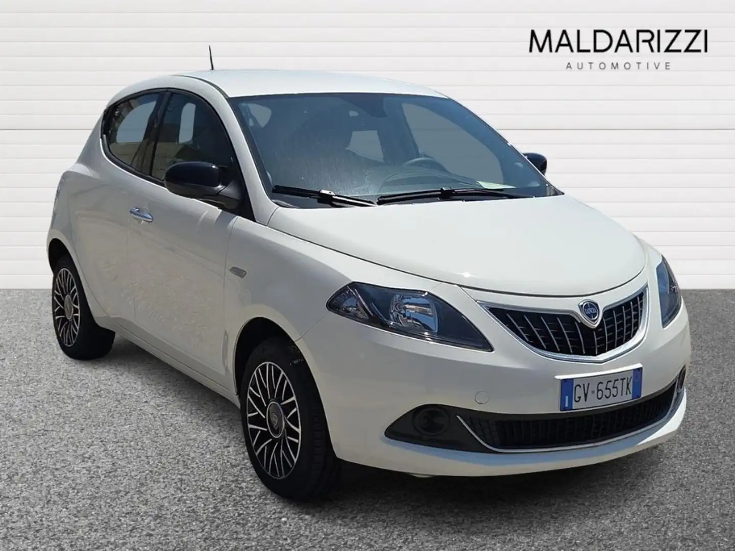 Lancia Ypsilon III 2021 1.0 firefly hybrid Platino s&s 70cv Bianco - 1