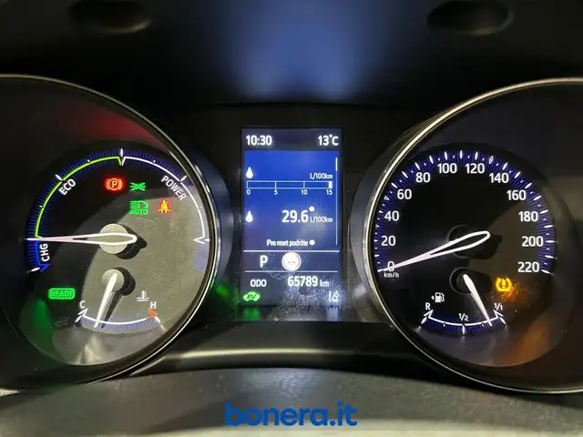 Toyota C-HR view 20