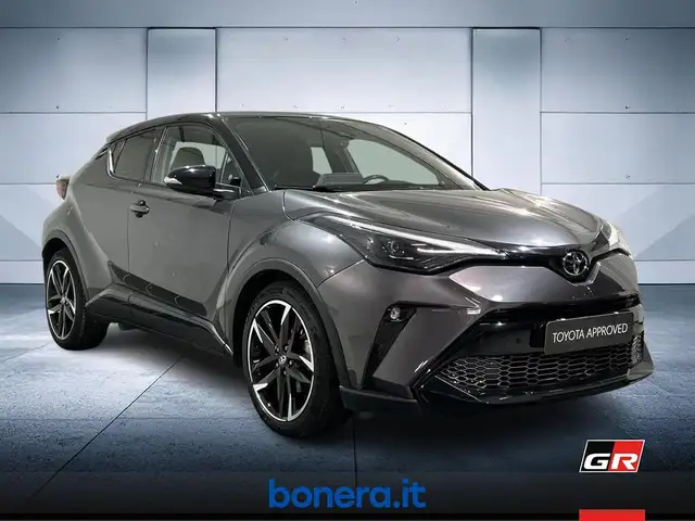 Toyota C-HR view 4