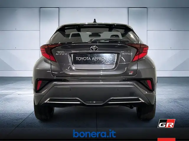 Toyota C-HR view 7