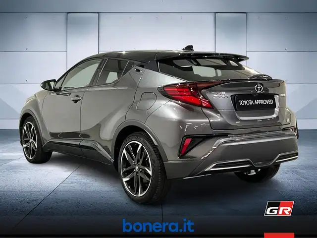Toyota C-HR view 8