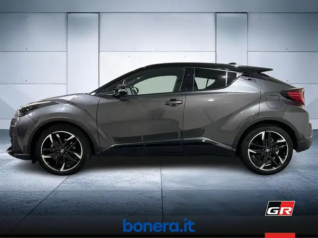 Toyota C-HR view 9