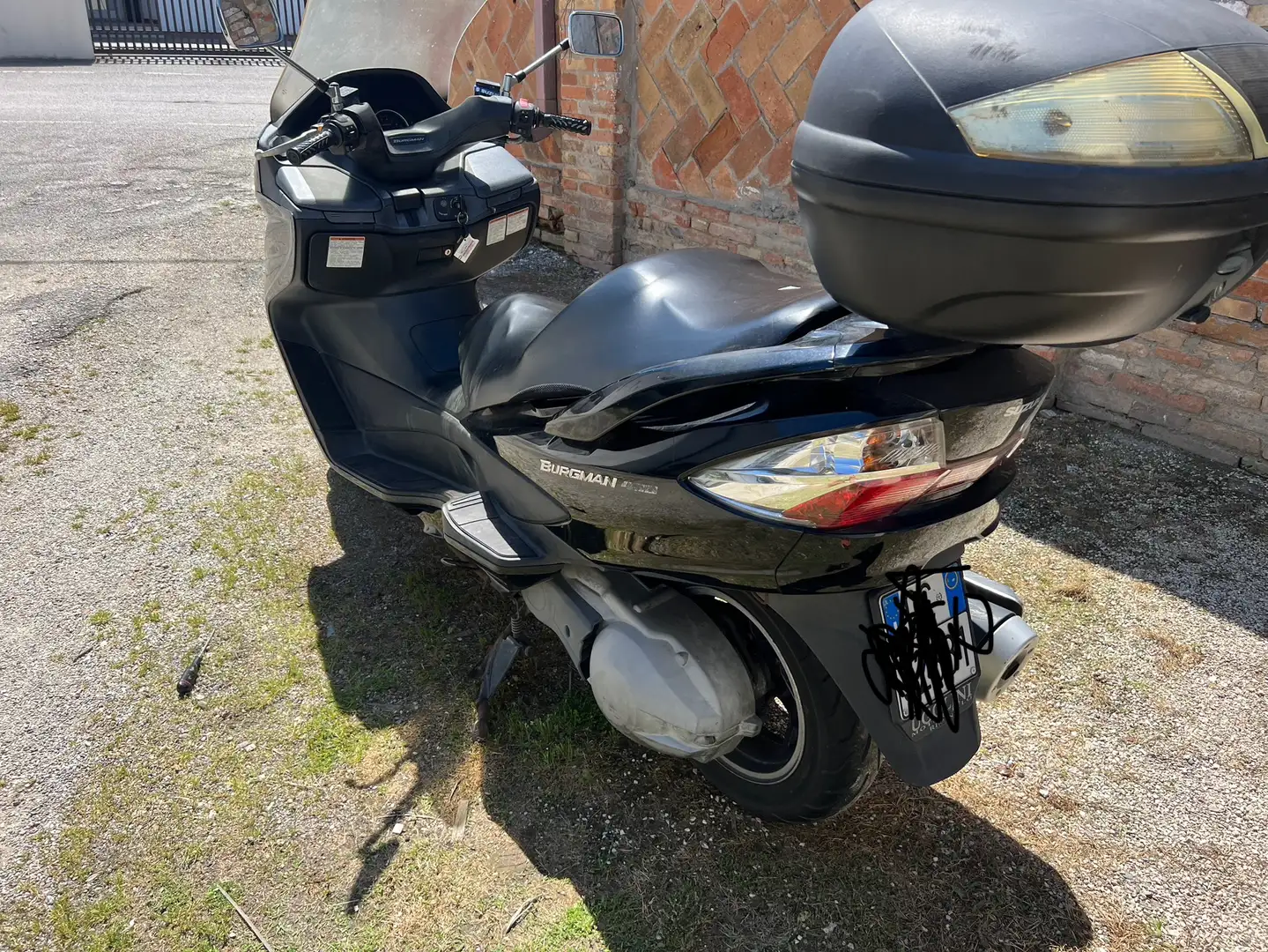 Suzuki Burgman 400 Schwarz - 1