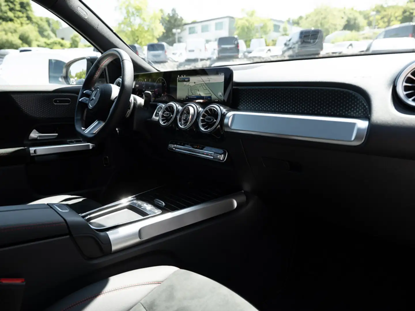 Mercedes-Benz GLB 220 4M AMG-Sport/ILS/360/Pano/AHK/Night/Totw Weiß - 2