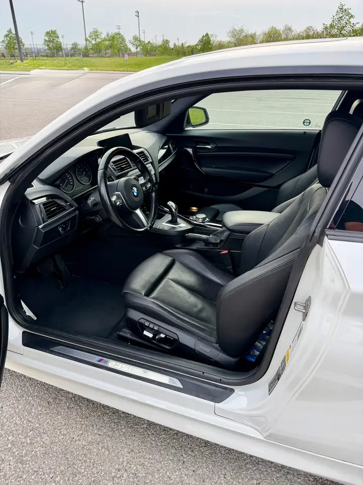 BMW 2 Series снимка BMW 2 Series