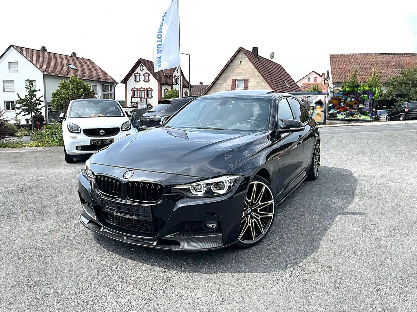 BMW 330 i xDrive Sport Line/M-Performance/SSD/NAVI/L Noir - 1
