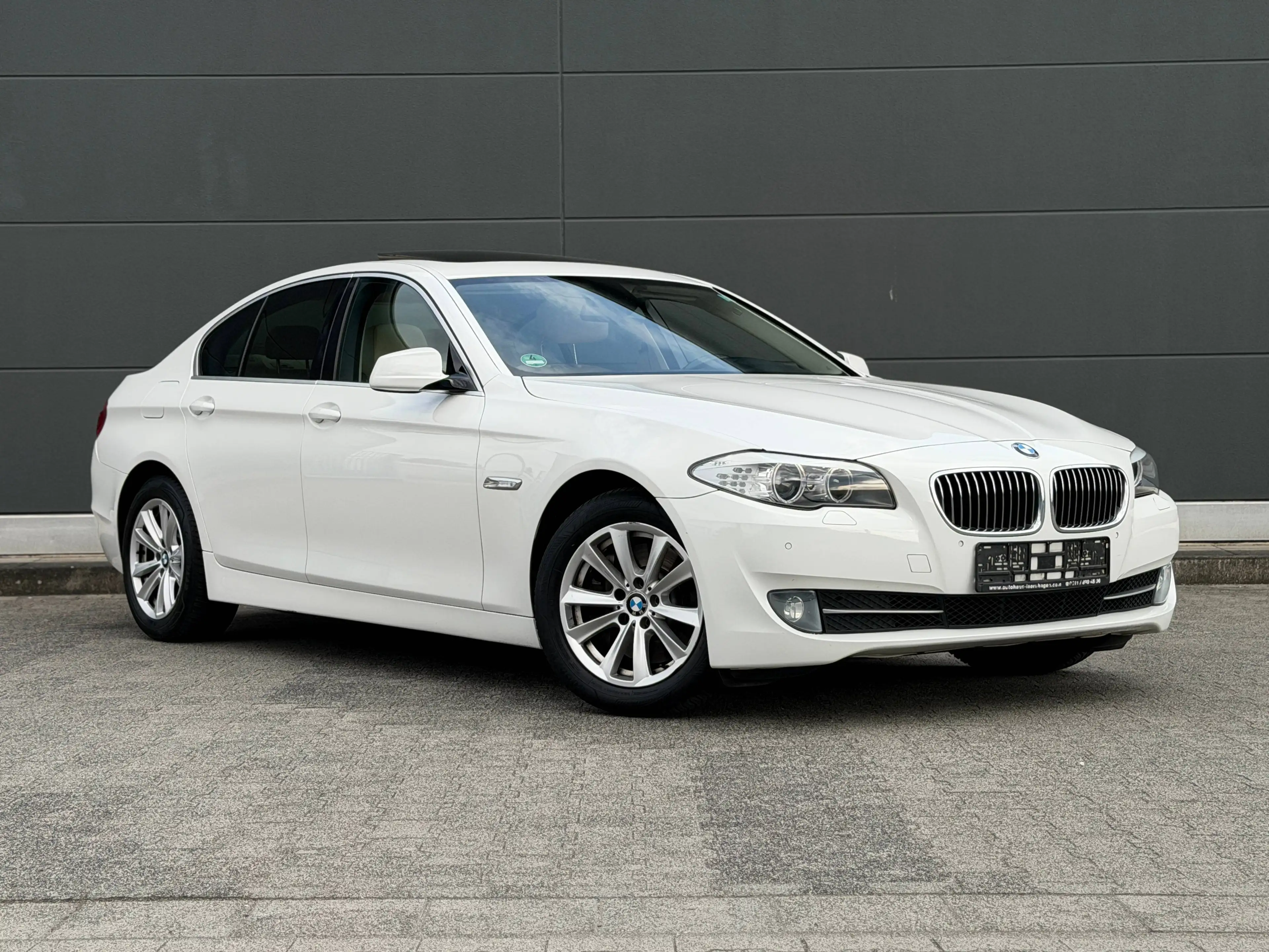 BMW 525 525 d xDrive Schiebedach Head-Up Leder 2. Hand Scheckheft gepflegt Bremsen Neu Hardyscheibe Neu — photo 3