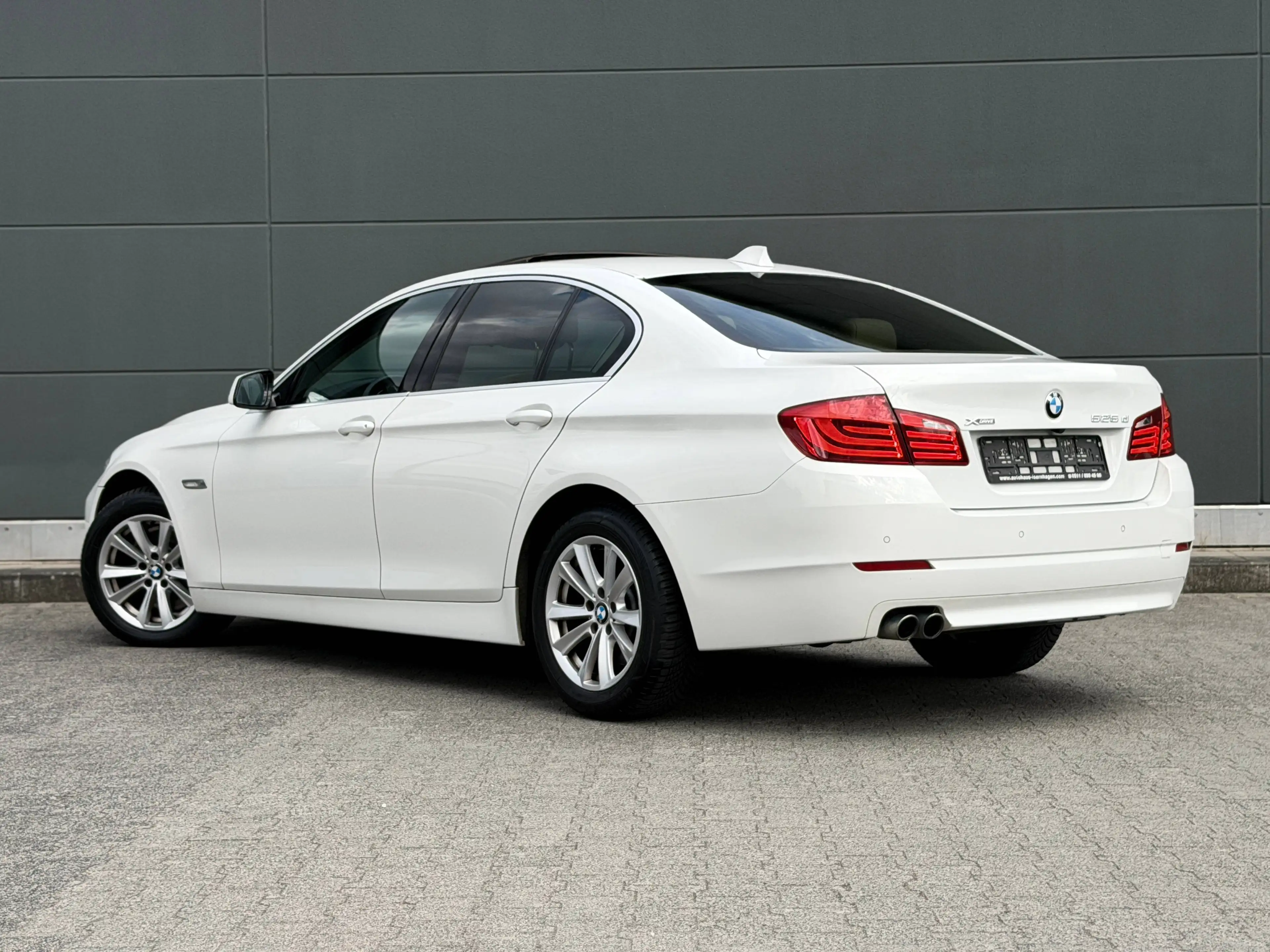 BMW 525 525 d xDrive Schiebedach Head-Up Leder 2. Hand Scheckheft gepflegt Bremsen Neu Hardyscheibe Neu — photo 4
