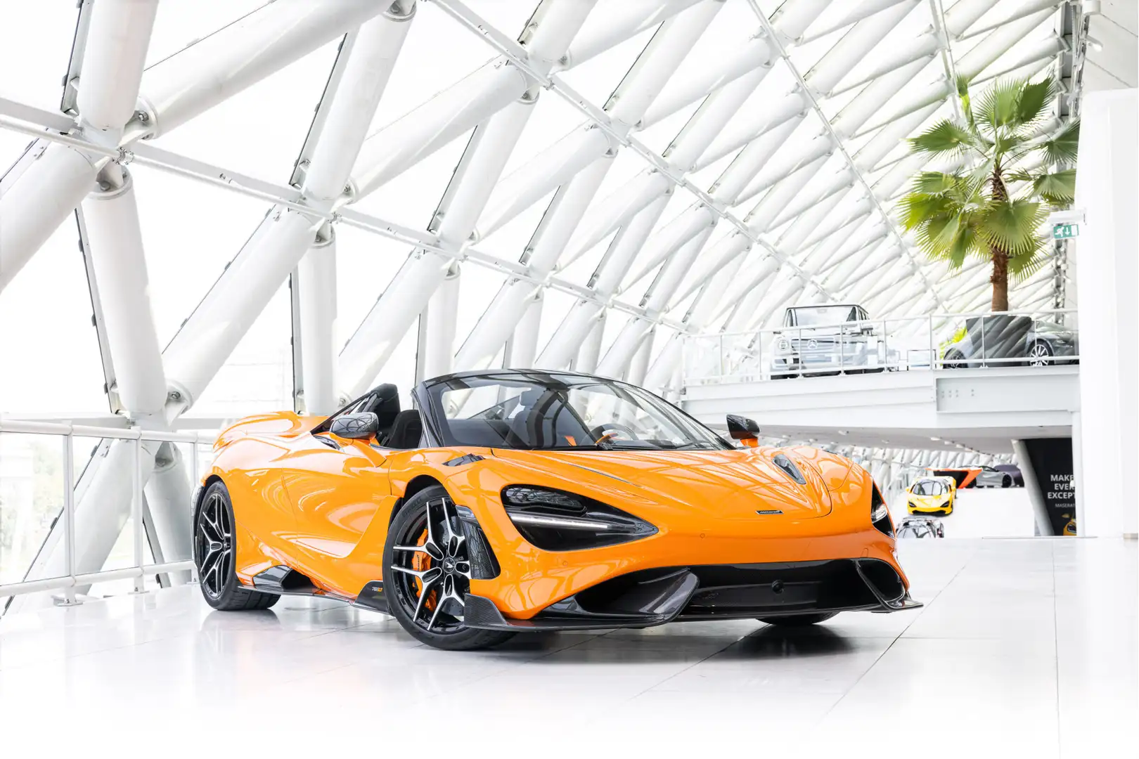 McLaren 765LT Spider 4.0 V8 | MSO | Carbon Fibre Ex. 1/2/3 | Ventura Or Oranžová - 1