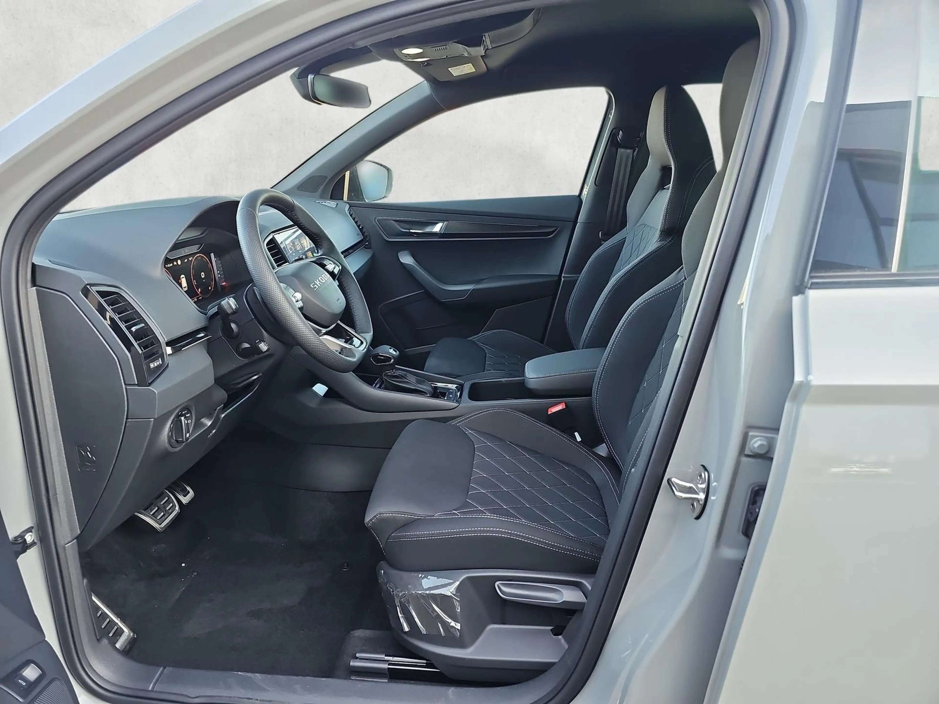 Skoda Karoq Sportline 1.5 TSI DSG 360Grad Kamera / ACC 110 ... — photo 9