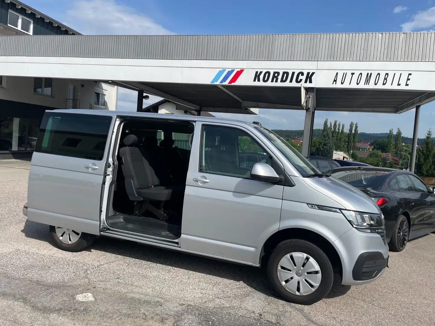 Volkswagen T6 Caravelle T6.1 CARAVELLE CL KR 2.0TDI-DSG Silber - 1
