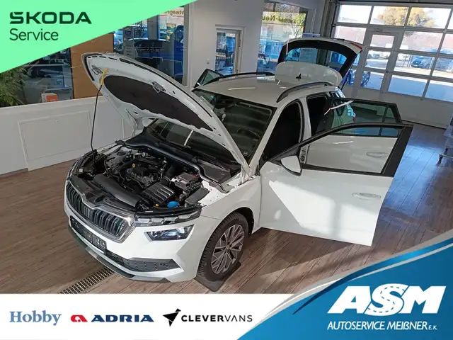 Skoda Kamiq Clever 1,0 TSI DSG*AHK*NAVI*ACC*R-KAM*LED*