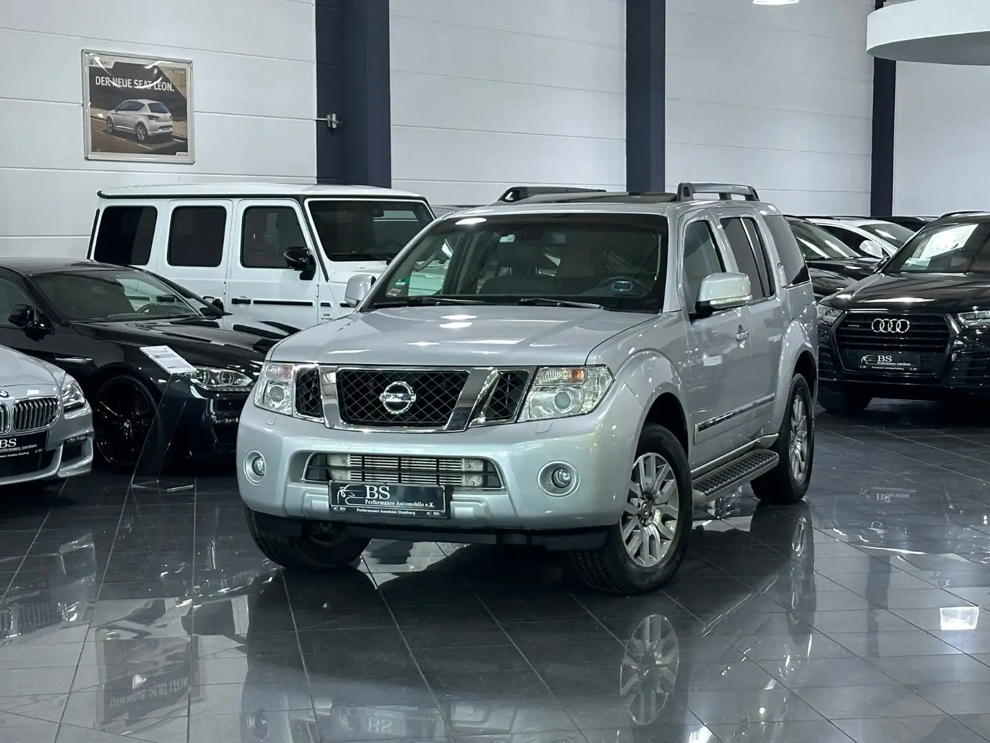 Nissan Pathfinder 3.0 dCi LE |LEDER|NAVI|XENON|7-SITZER Argent - 1