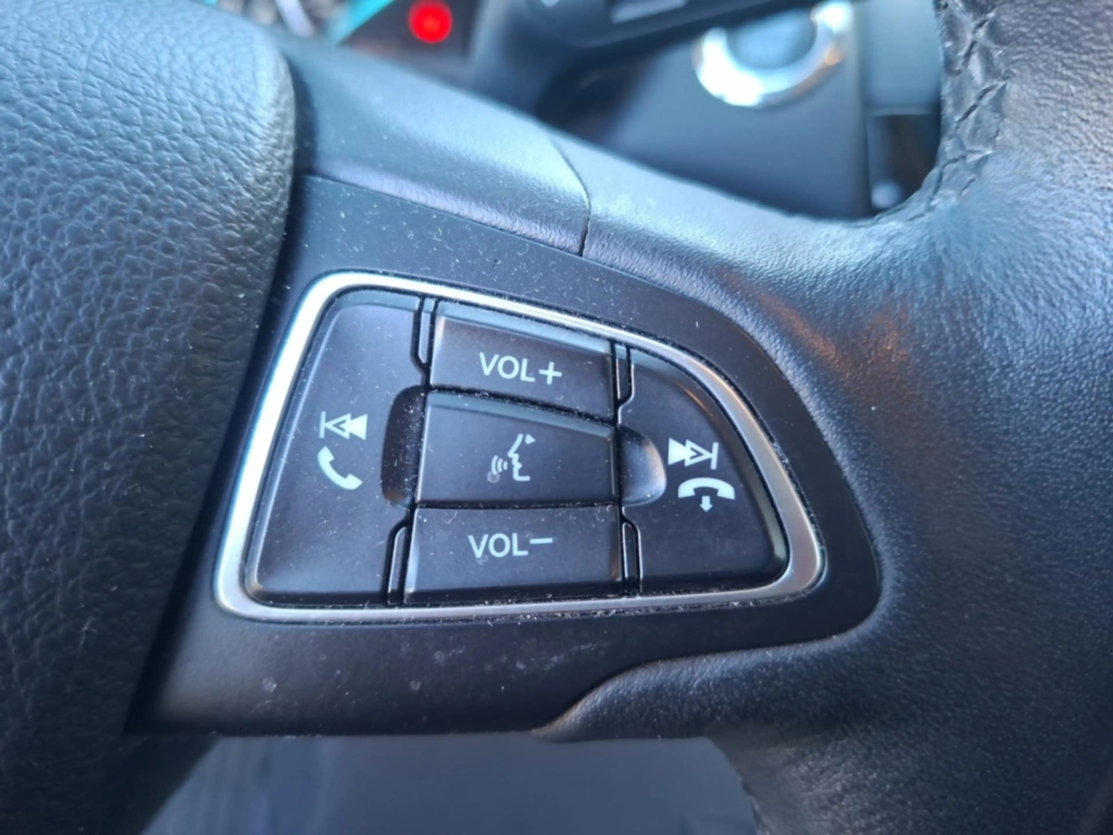 Ford EcoSport Titanium 1.0 °Kamera°SHZ°Navi°BF°AAC° — photo 19
