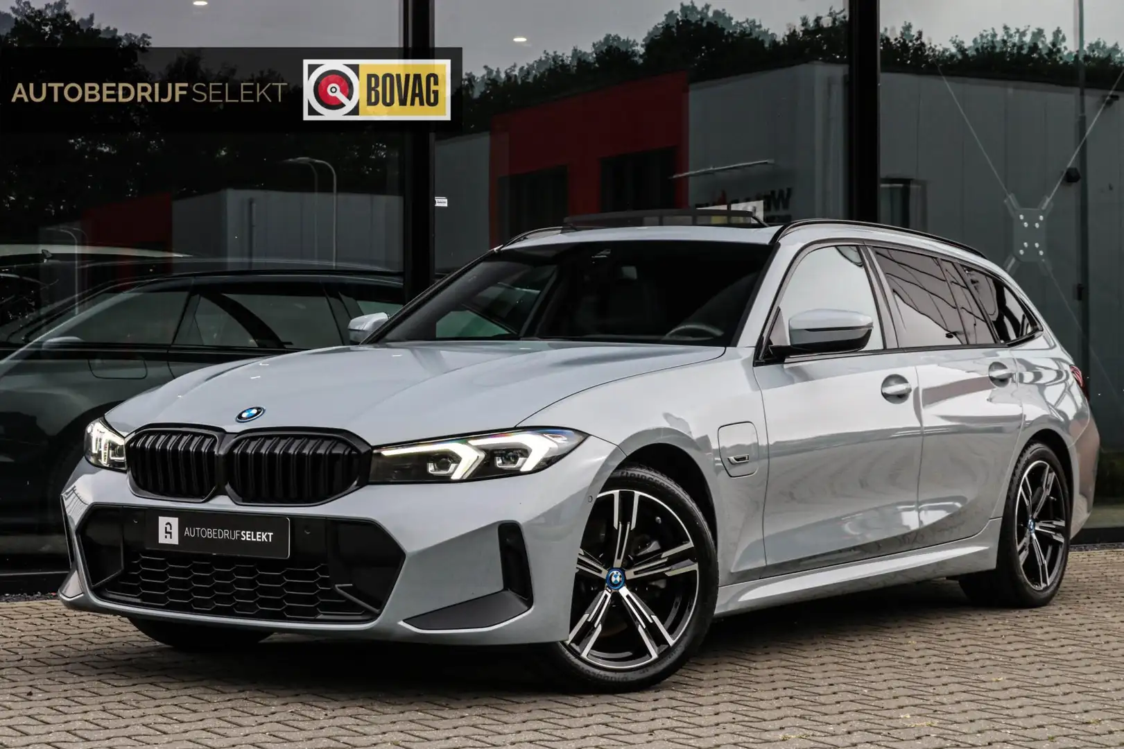 BMW 320 3-serie Touring 320e - M-SPORT - PANO - CAMERA - B Gris - 1