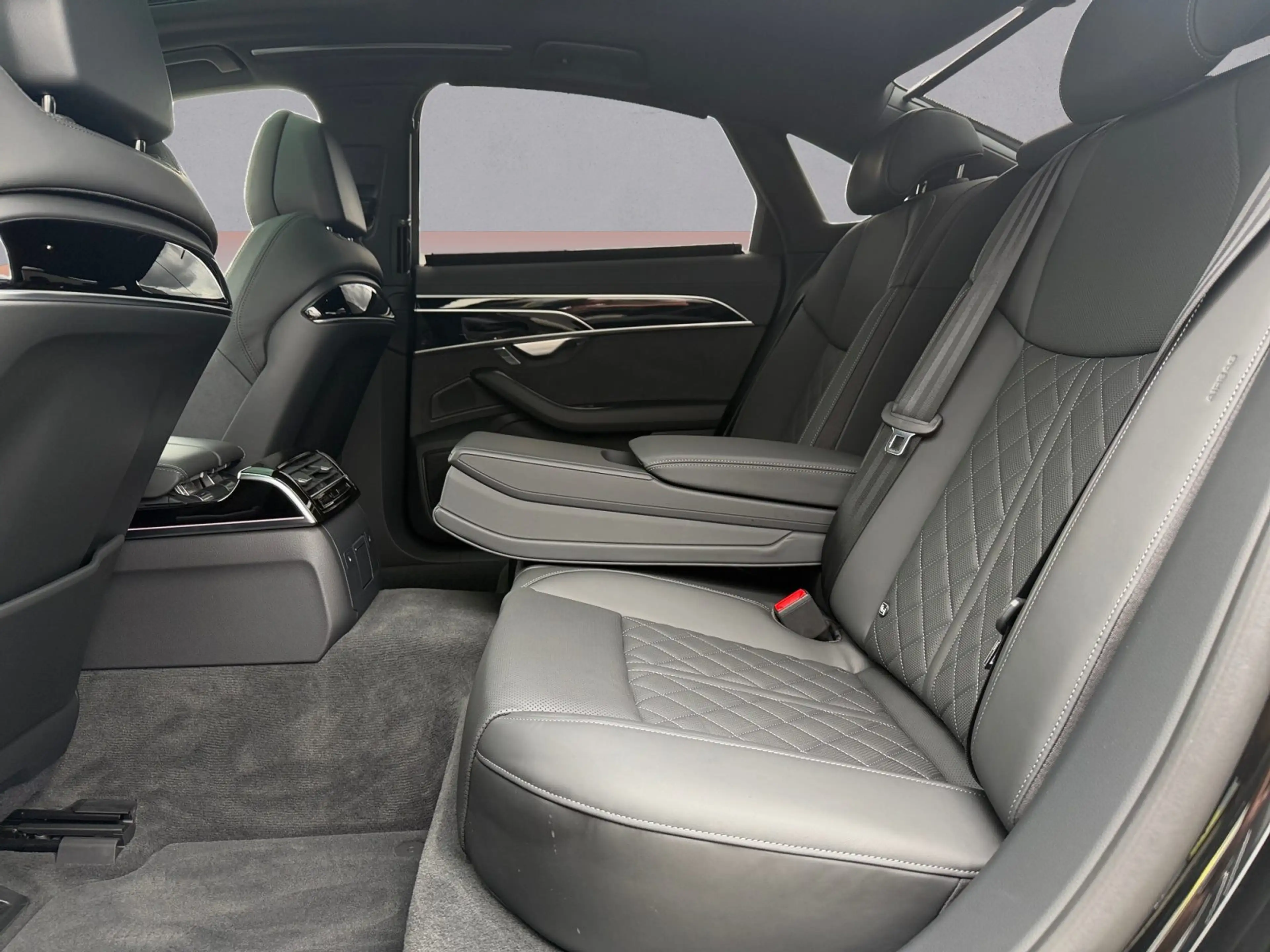 Audi A8 50 TDI quattro tiptronic PANO / B  O / 360° KA — photo 13