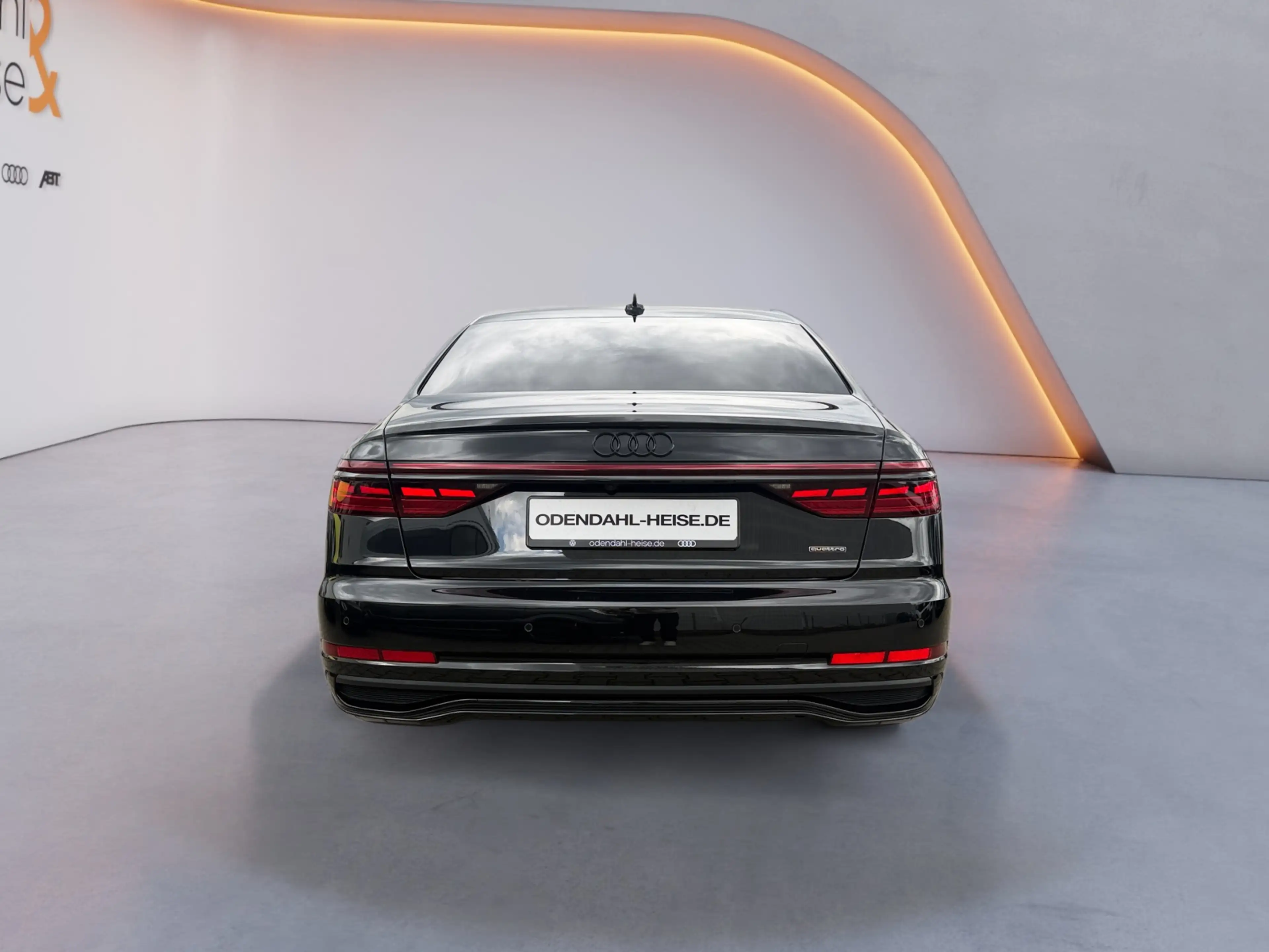 Audi A8 50 TDI quattro tiptronic PANO / B  O / 360° KA — photo 4