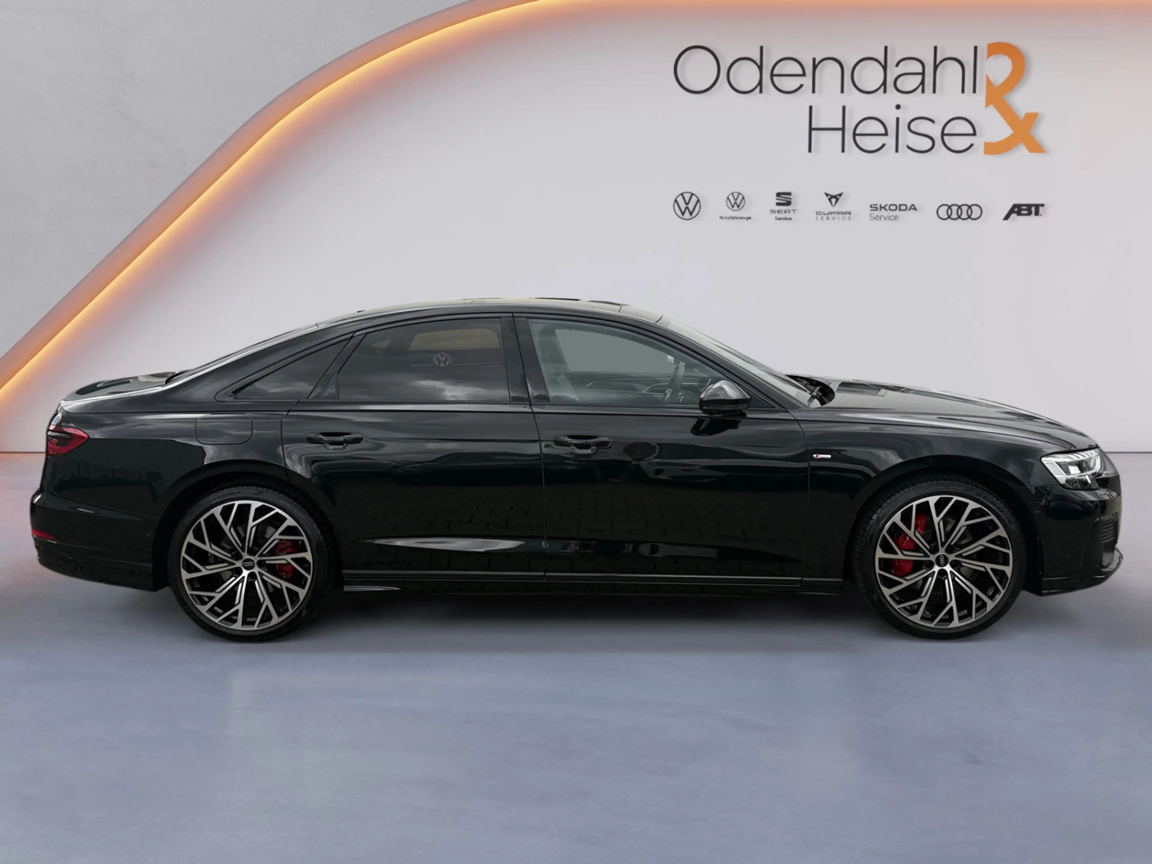 Audi A8 50 TDI quattro tiptronic PANO / B  O / 360° KA — photo 6