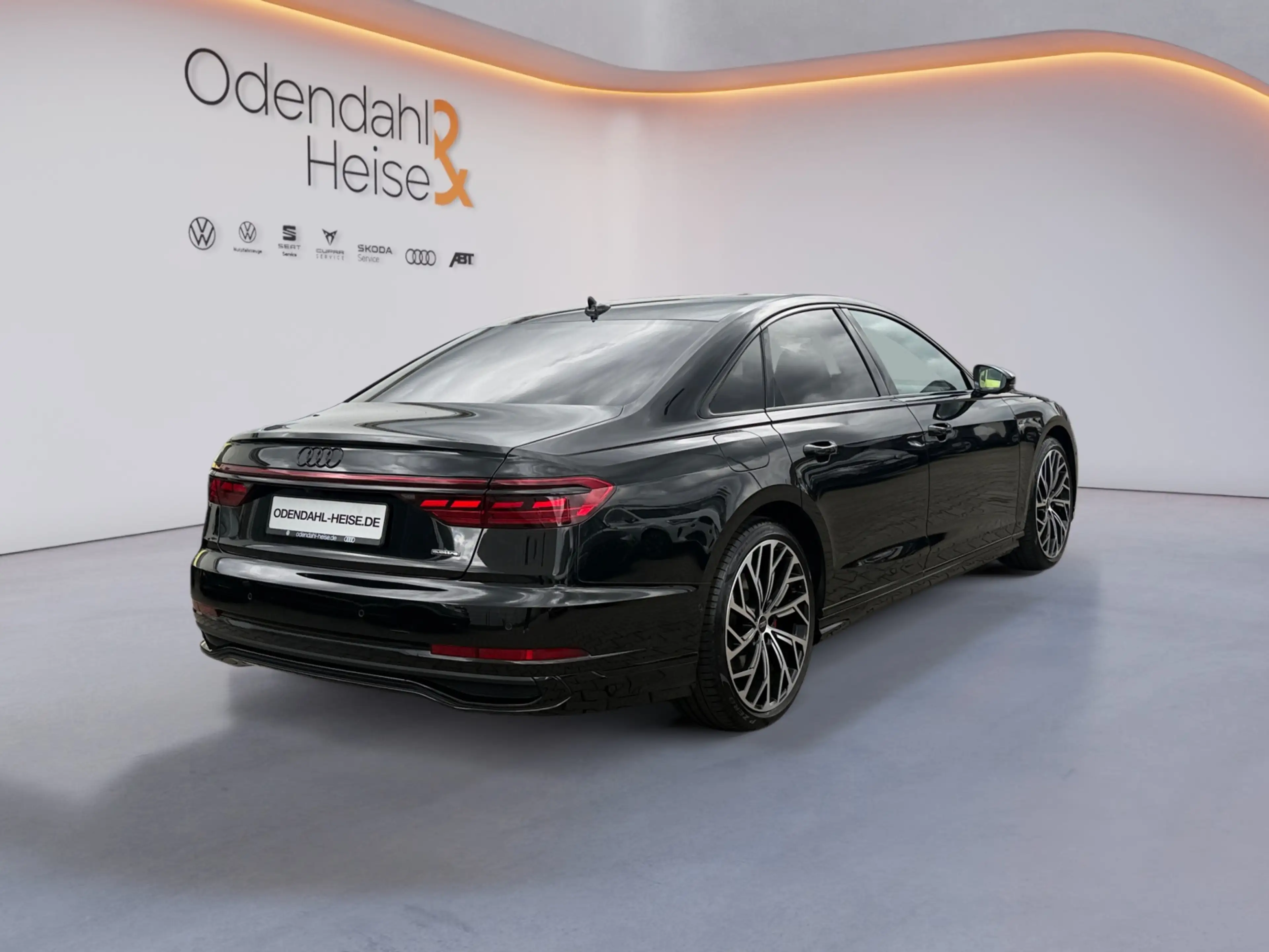 Audi A8 50 TDI quattro tiptronic PANO / B  O / 360° KA — photo 5
