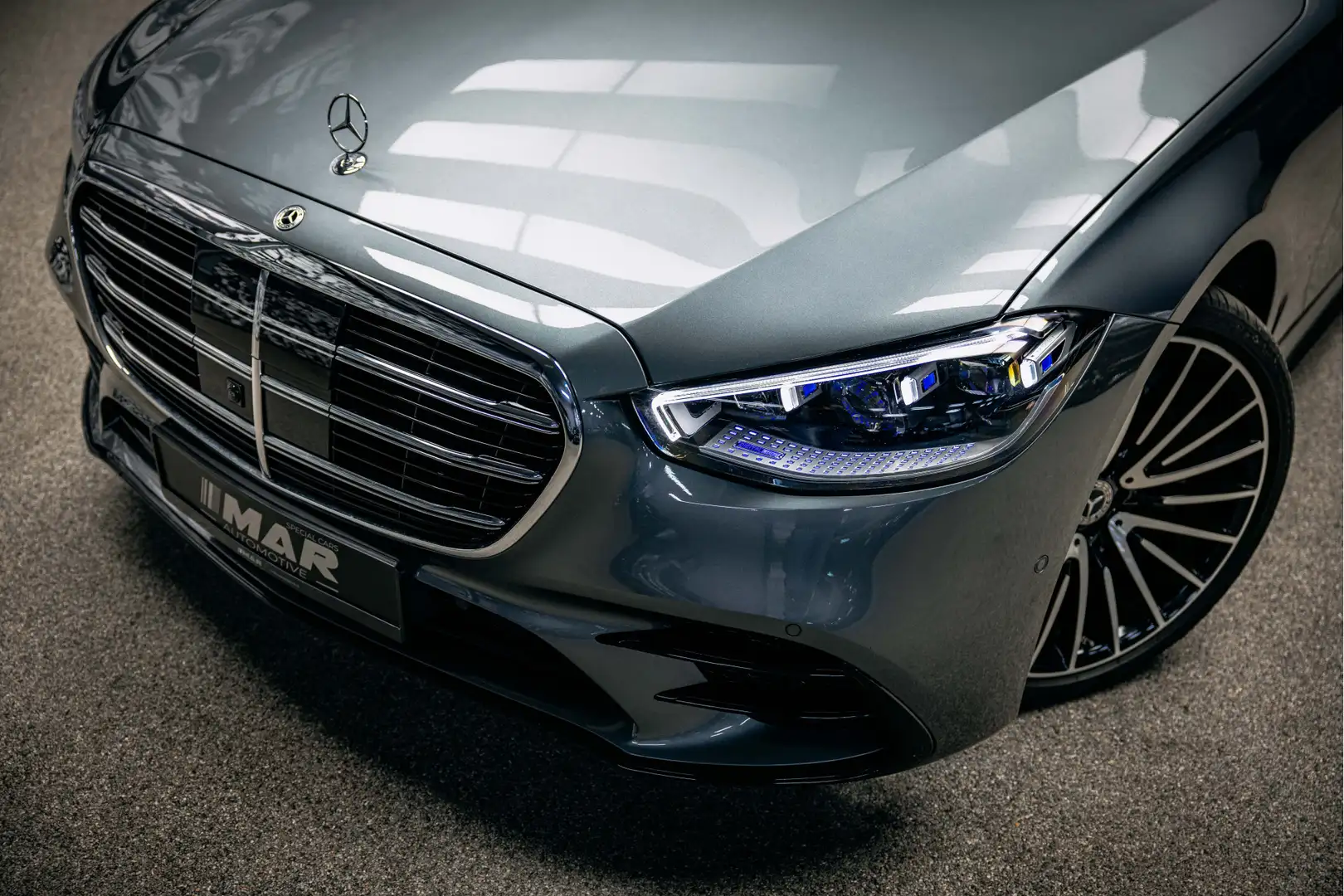Mercedes-Benz S 500 4MATIC in topstaat verkerende S500 4 Matic lage km Šedá - 2
