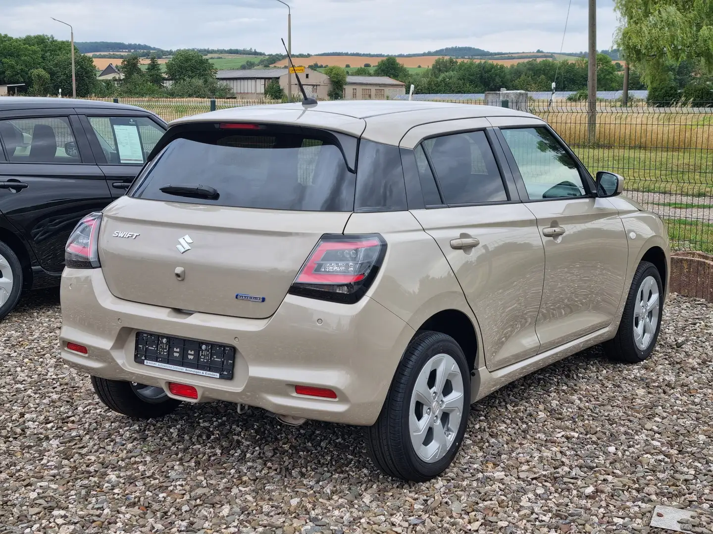 Suzuki Swift 1.2 Hybrid MT Allgrip Comfort Beige - 2