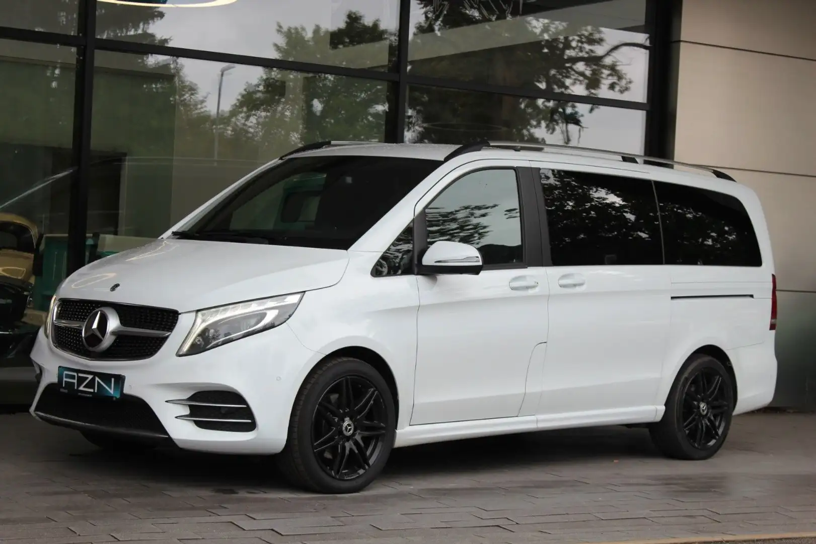 Mercedes-Benz V 300 d lang EXCLUSIVE EDITION 4MATIC AMG Line Blanc - 1