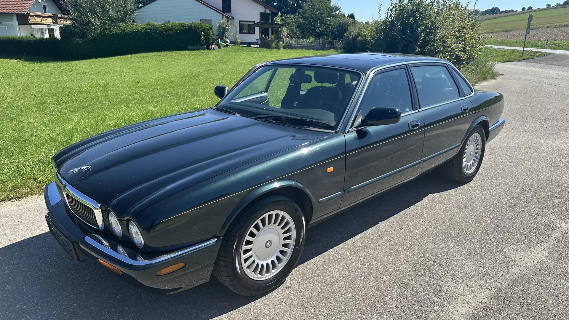 Jaguar XJ8 V8 3,2 Executive Grün - 1