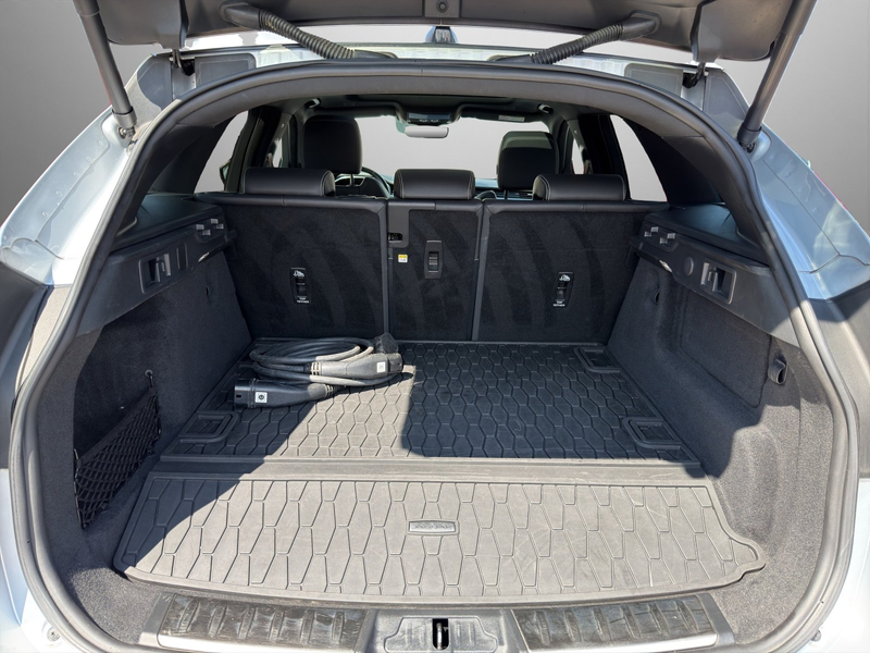 Jaguar F-Pace R-Dynamic S P400e AWD *PANO, ACC, MERIDIAN, AMBI* — photo 9