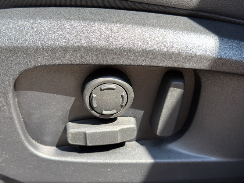 Jaguar F-Pace R-Dynamic S P400e AWD *PANO, ACC, MERIDIAN, AMBI* — photo 13