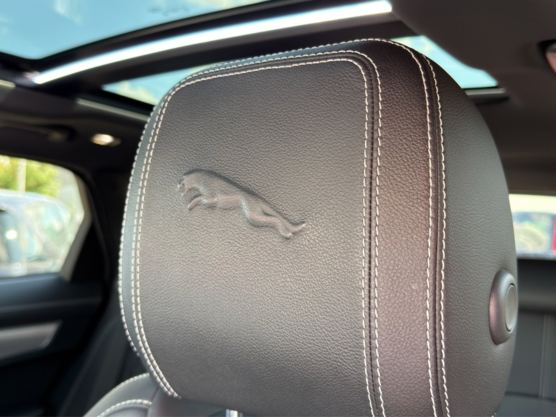Jaguar F-Pace R-Dynamic S P400e AWD *PANO, ACC, MERIDIAN, AMBI* — photo 15
