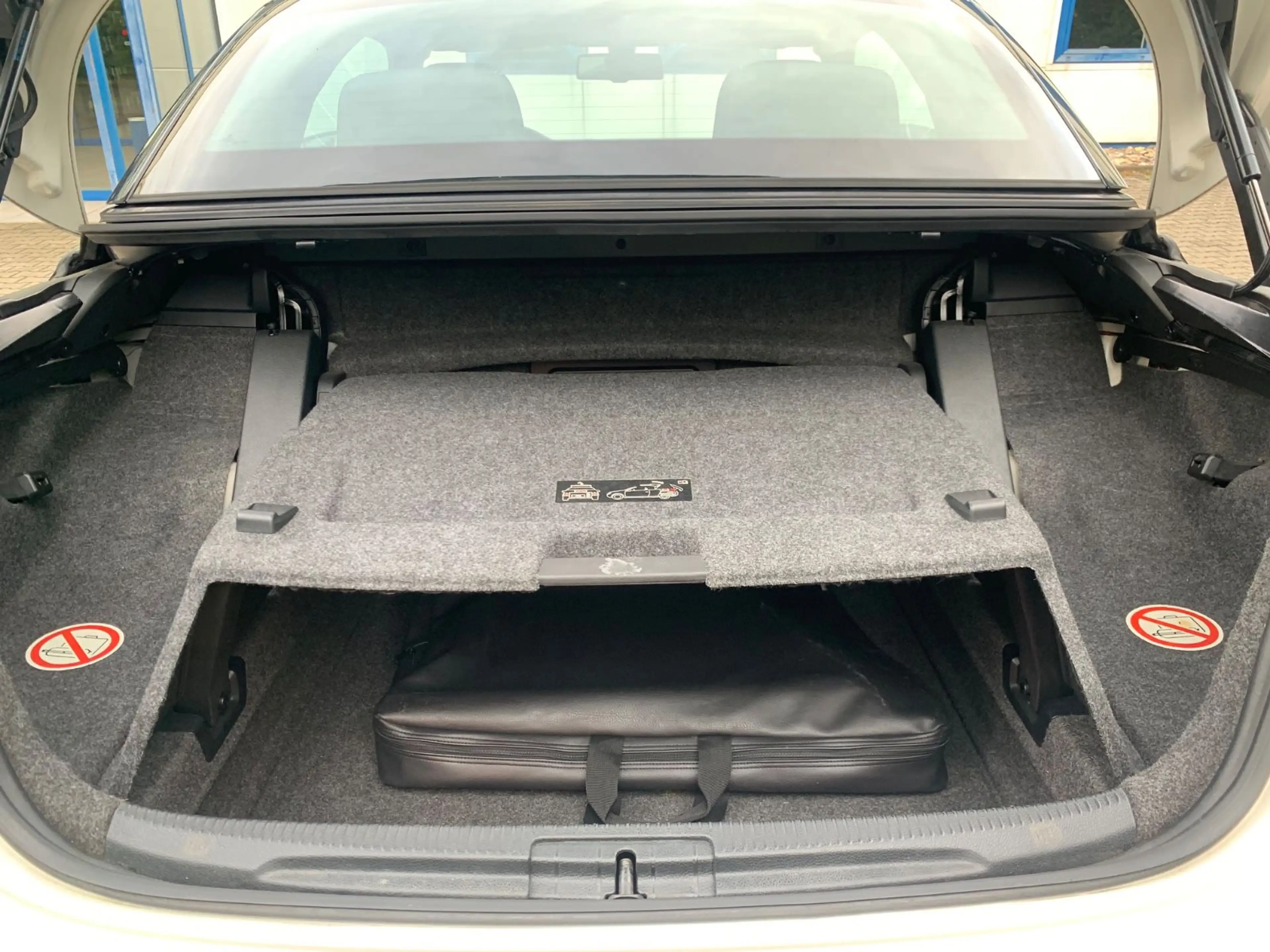 Volkswagen Eos 2.0 TDI White Night Voll 1 Hand Rentner — photo 13