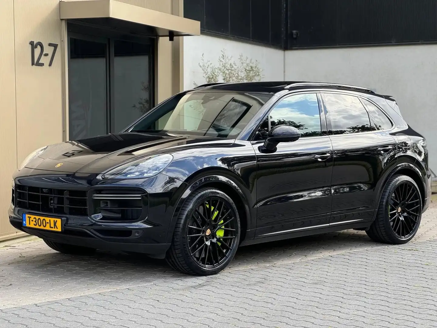 Porsche Cayenne 4.0 Turbo S E-Hybrid|Keramisch|Alcantara Zwart - 1