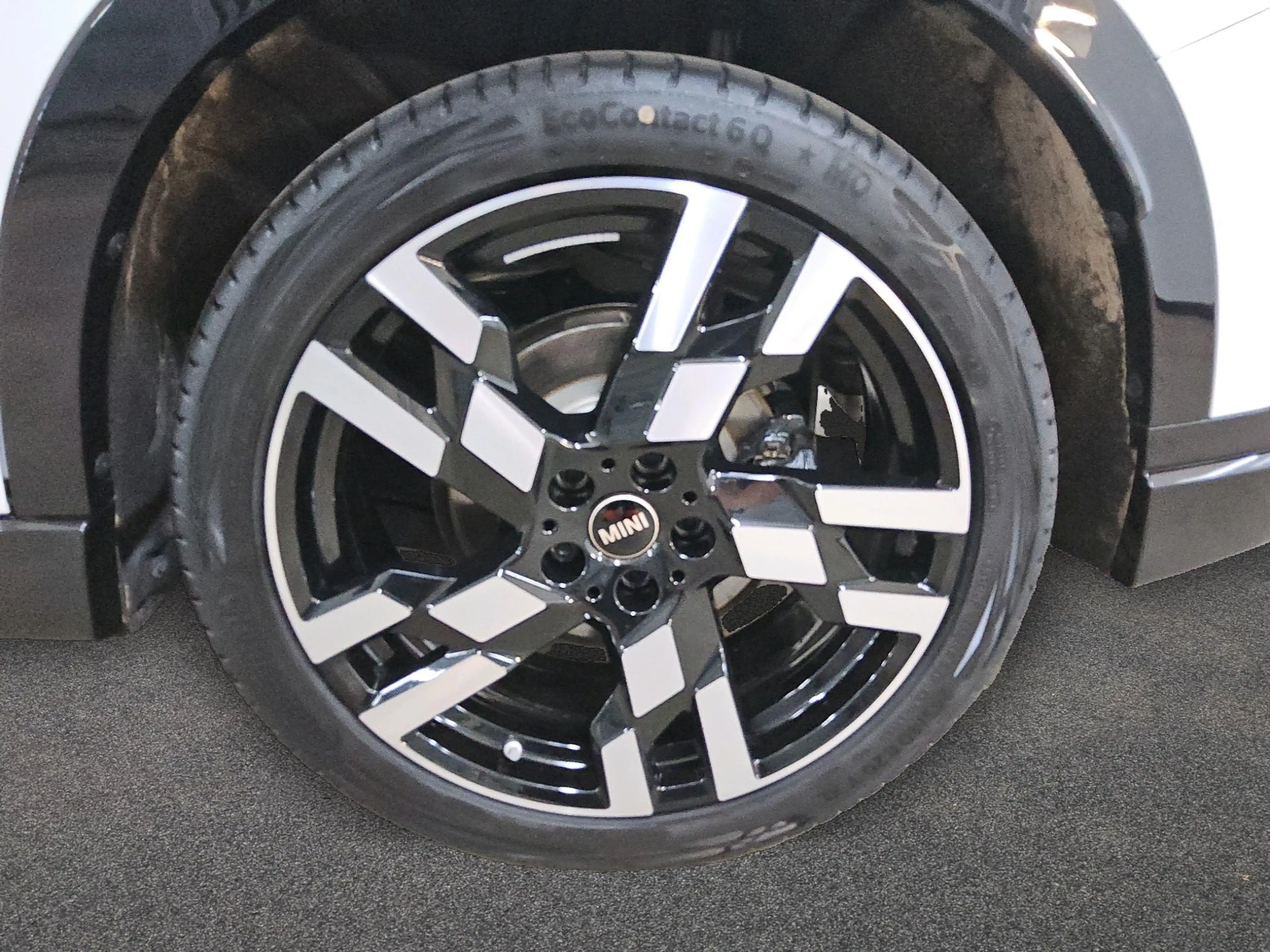 MINI Countryman S All4 John Cooper Works Trim — photo 9