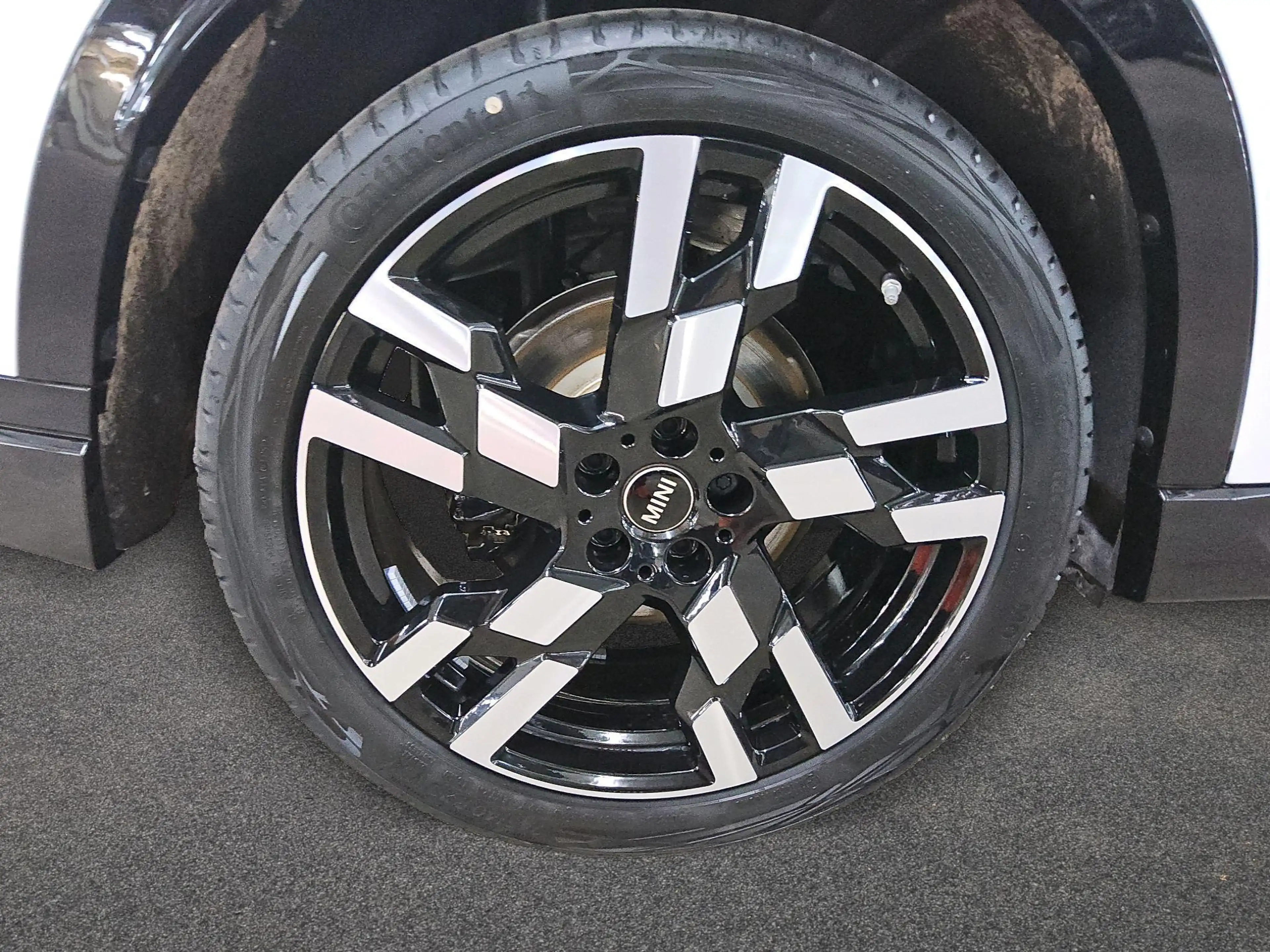 MINI Countryman S All4 John Cooper Works Trim — photo 11