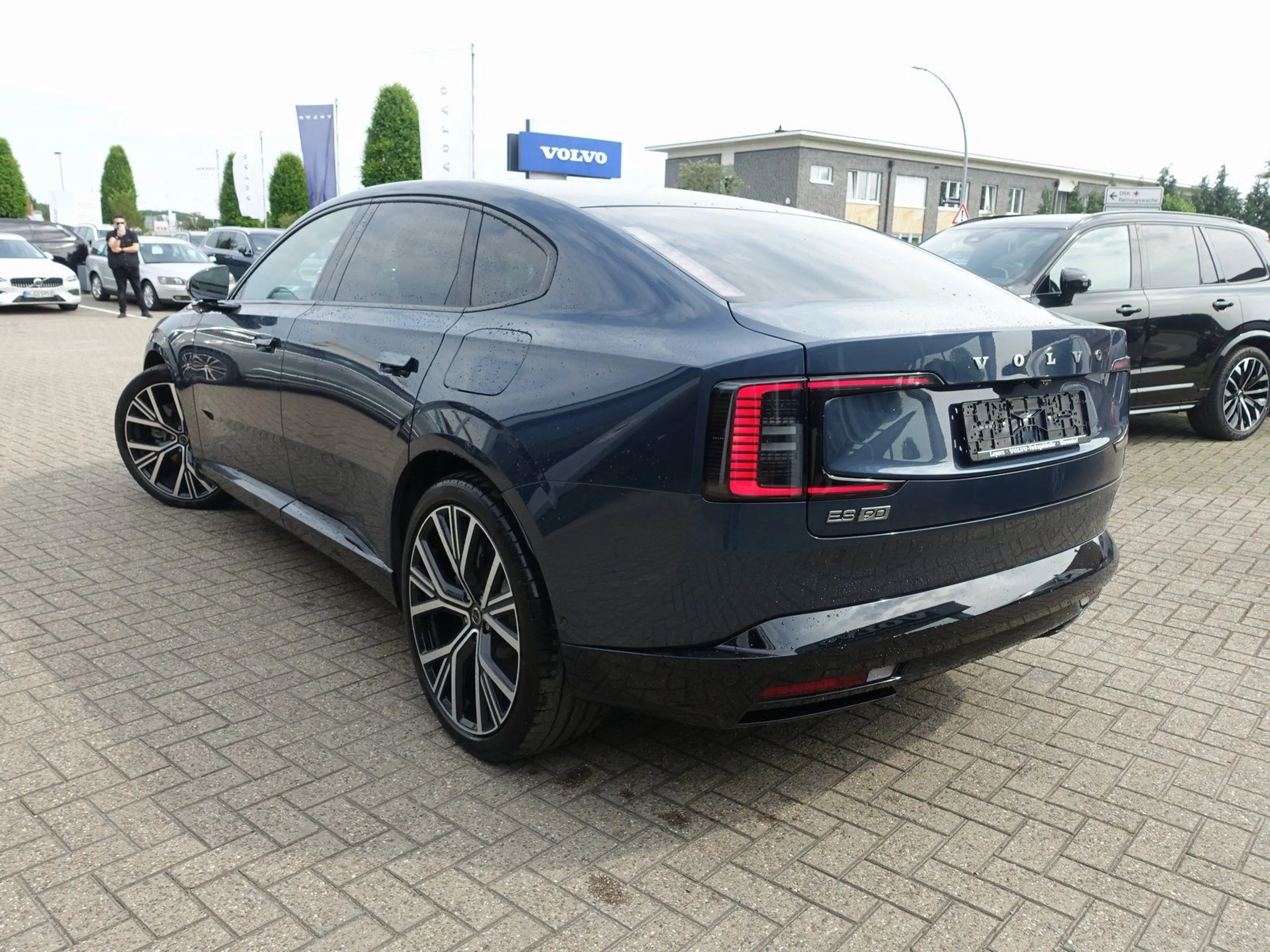 Volvo ES90 Single Motor Extended Range Ultra/B&W/360° — photo 4