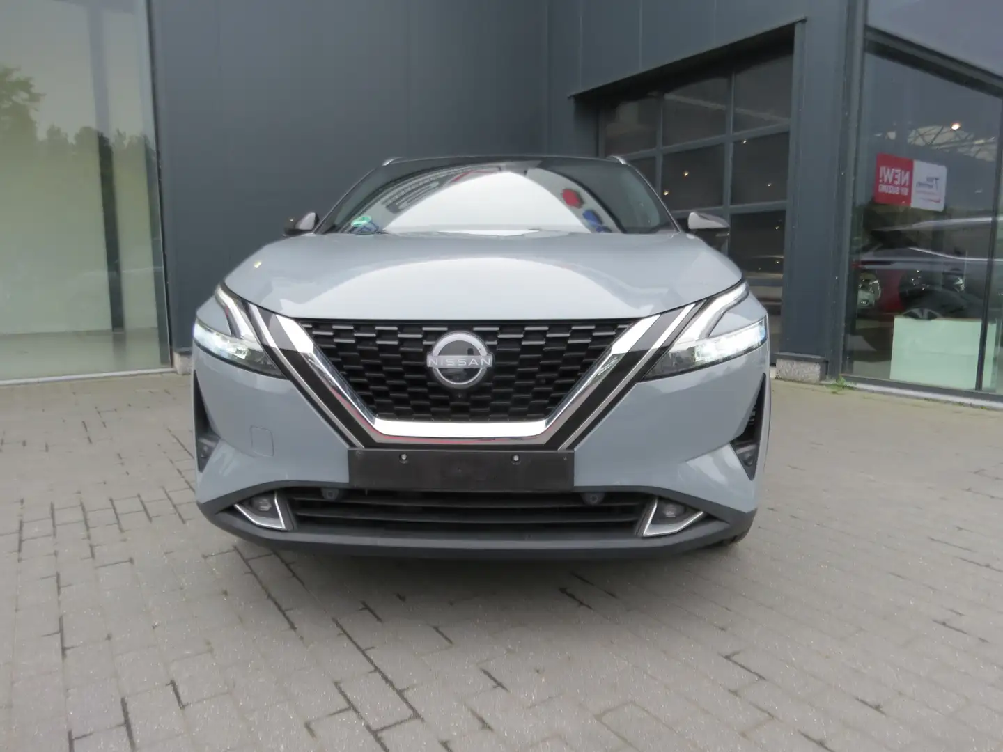 Nissan Qashqai 1.3 DIG-T MHEV Tekna Plus Xtronic Gris - 2